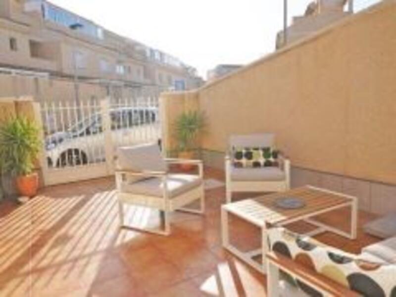 2 bedroom Townhouse for sale