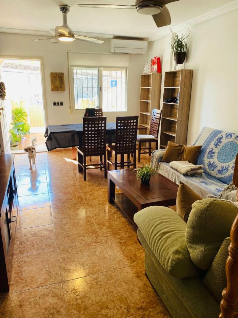 2 bedroom Townhouse for sale