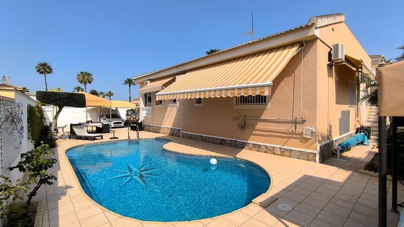 Villa til salgs i Ciudad Quesada, Alicante