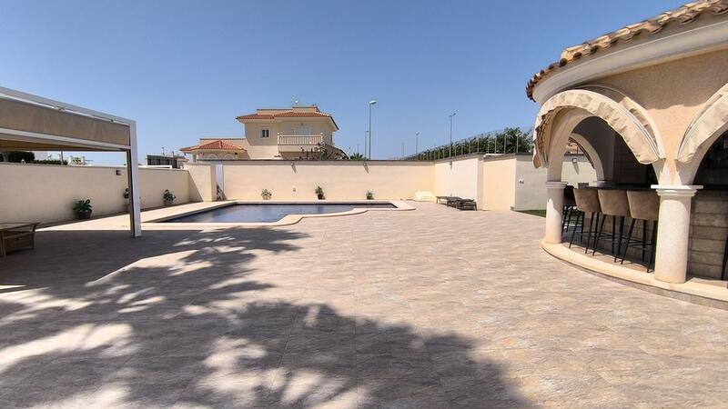 4 bedroom Villa for sale