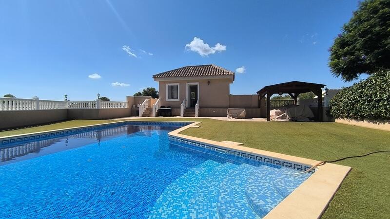 Villa til salgs i Ciudad Quesada, Alicante