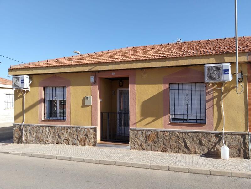 Коммерческая недвижимость продается в Los Belones, Murcia