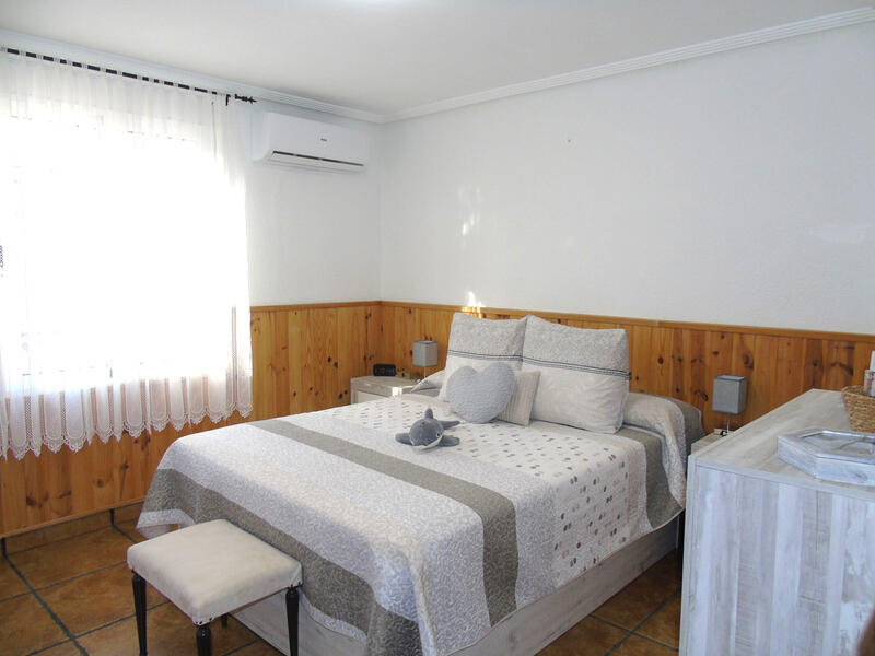 3 bedroom Commercial Property for sale