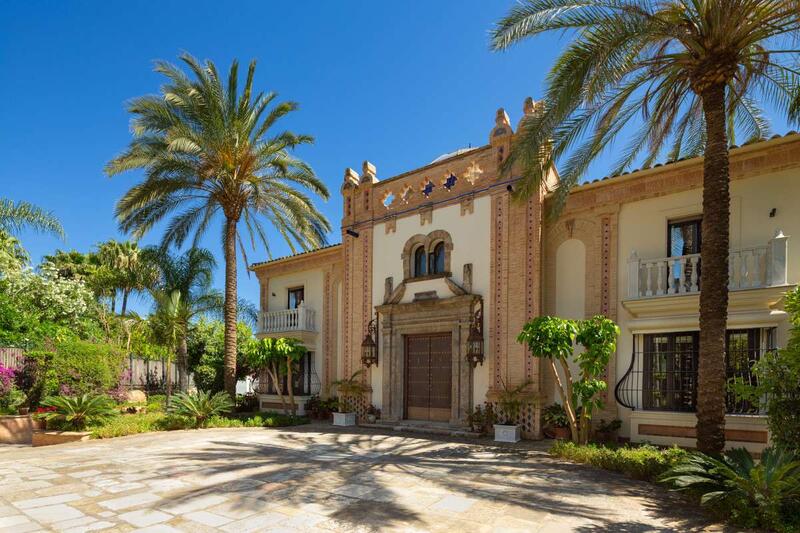 Villa for sale in Marbella, Málaga