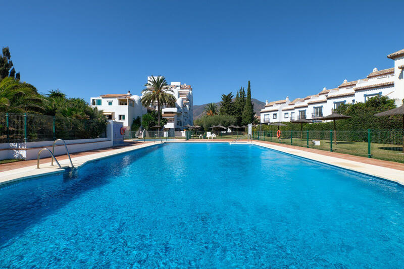 Duplex til salg i Estepona, Málaga