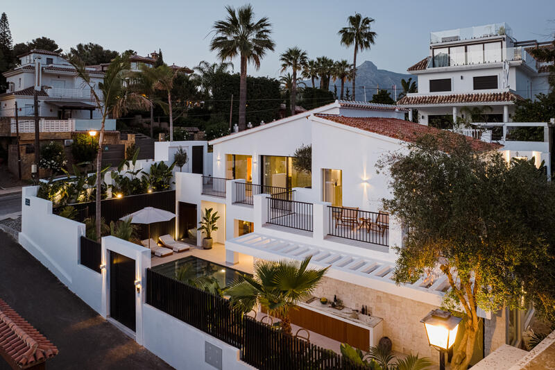 Villa en venta en Marbella, Córdoba