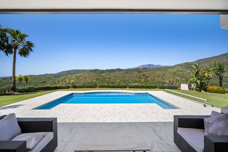 6 bedroom Villa for sale