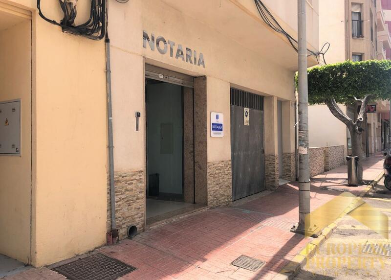 3 bedroom Commercial Property for sale