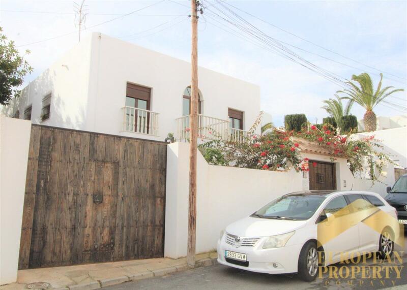 6 Cuarto Villa en venta