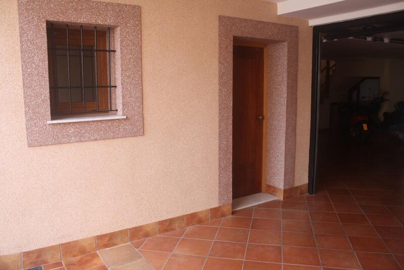 2 bedroom Townhouse for sale