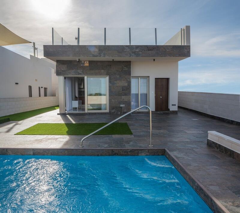 Villa til salg i Orihuela Costa, Alicante