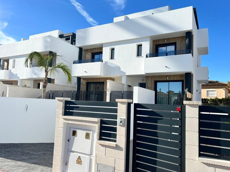 Villa Te koop in Benferri, Alicante