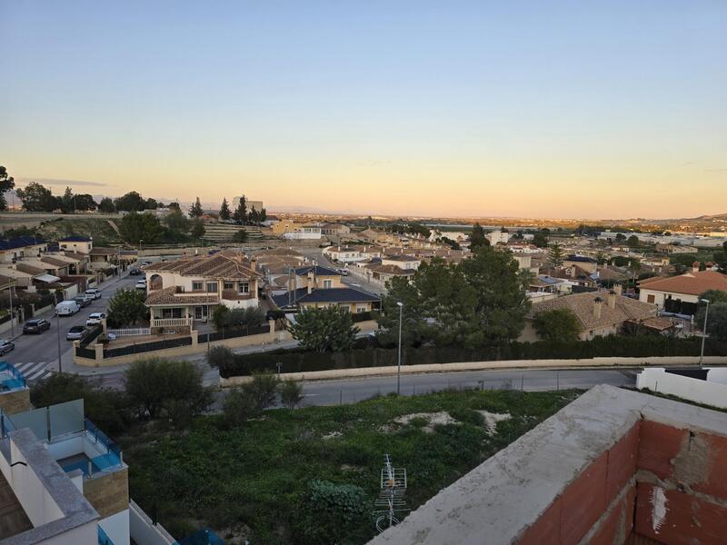 3 bedroom Townhouse for sale