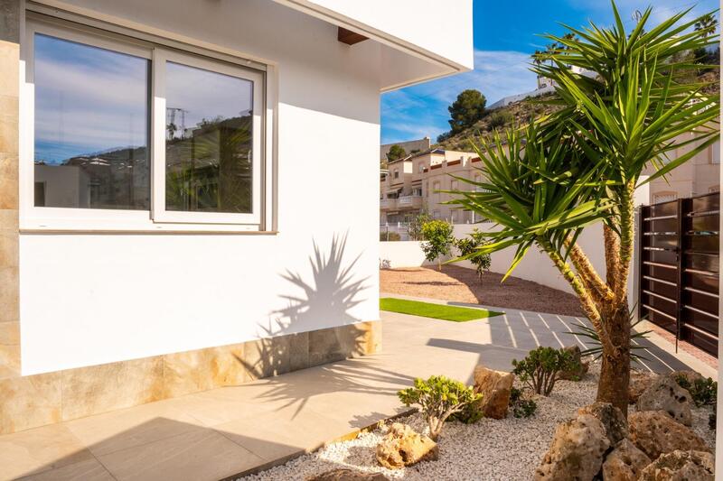 5 Schlafzimmer Villa zu verkaufen 5 Schlafzimmer Villa zu verkaufen