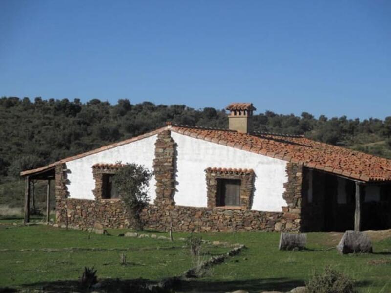 Country House for sale in Madroñera, Cáceres