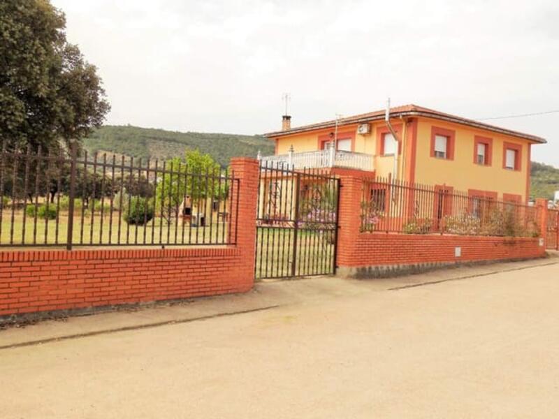 Maison de Ville à vendre dans Herrera del Duque, Badajoz