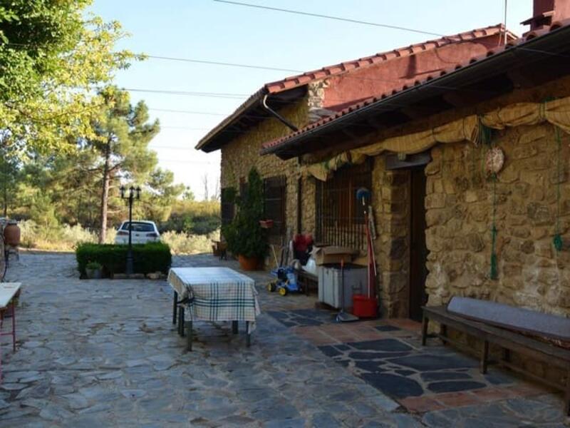 4 Schlafzimmer Landhaus zu verkaufen