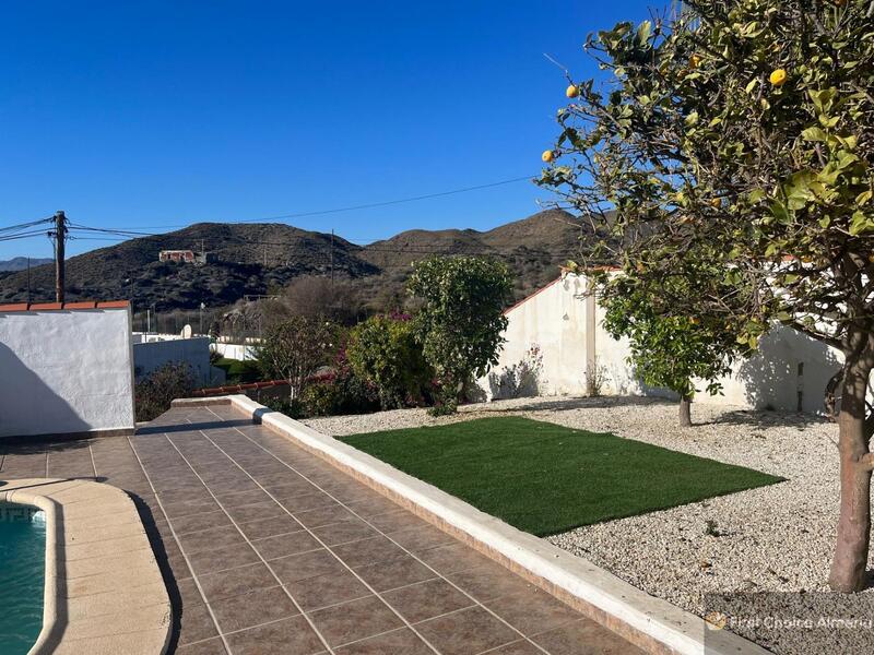 3 bedroom Country House for sale