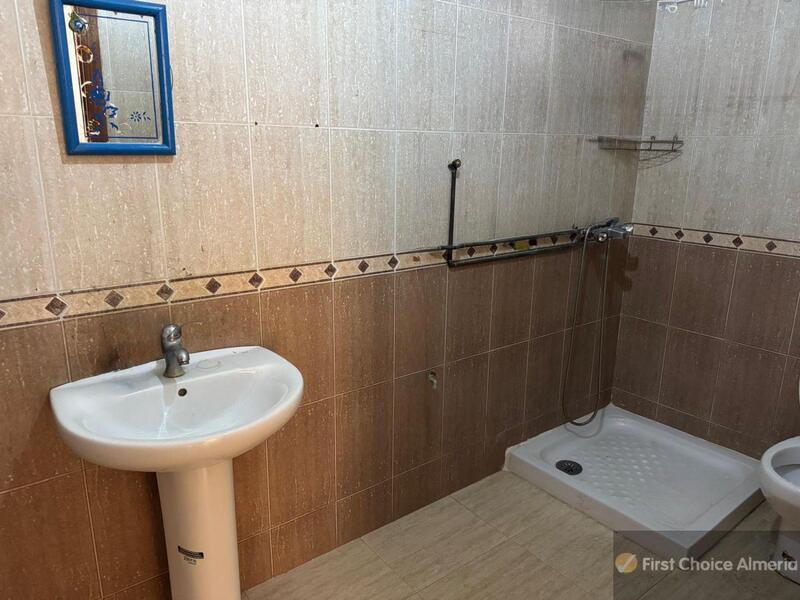 2 Cuarto Local Comercial en venta