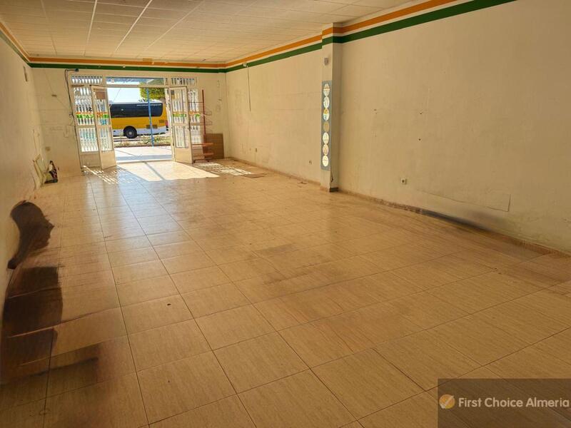 2 Cuarto Local Comercial en venta
