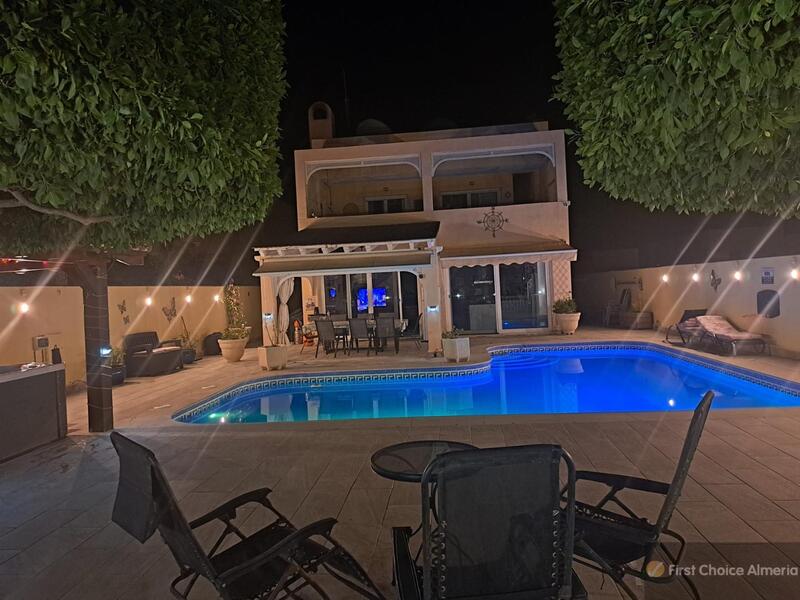 Villa en venta en Garrucha, Almería Villa en venta en Garrucha, Almería