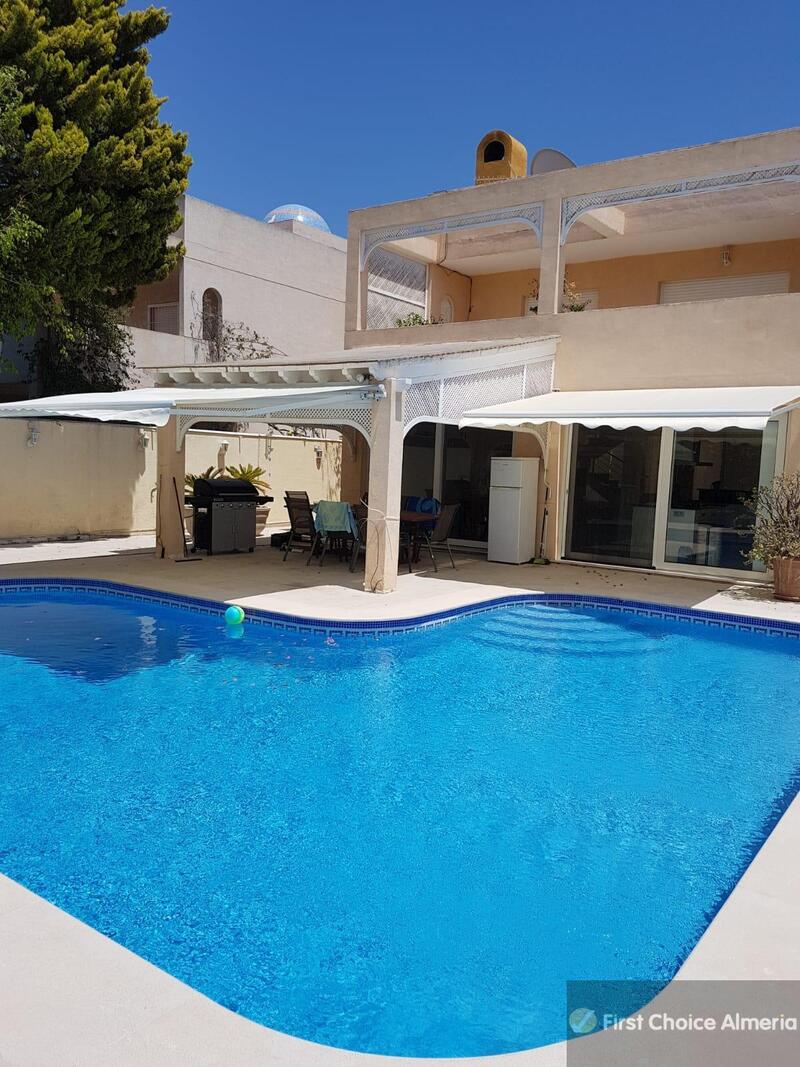 5 Cuarto Villa en venta