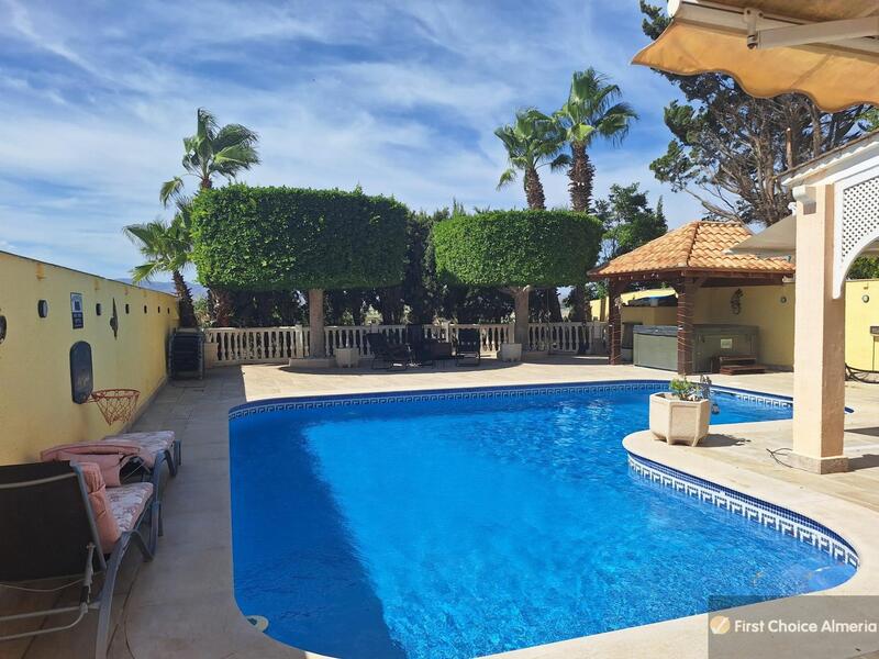 5 Cuarto Villa en venta