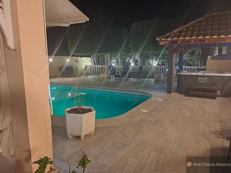 5 Cuarto Villa en venta