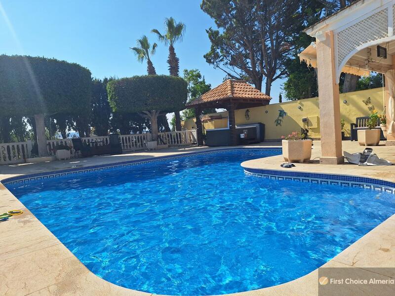 5 Cuarto Villa en venta
