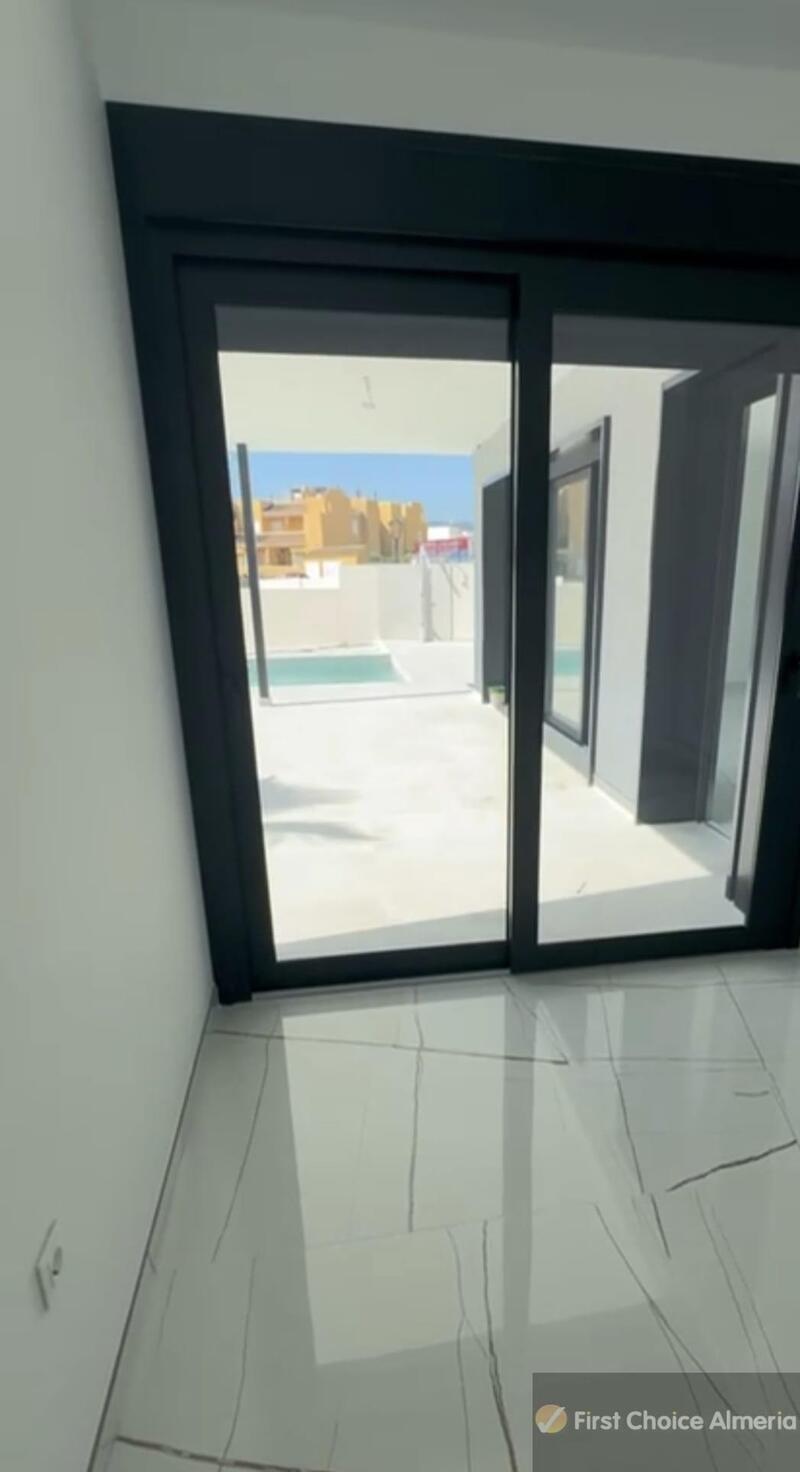 3 Schlafzimmer Landhaus zu verkaufen