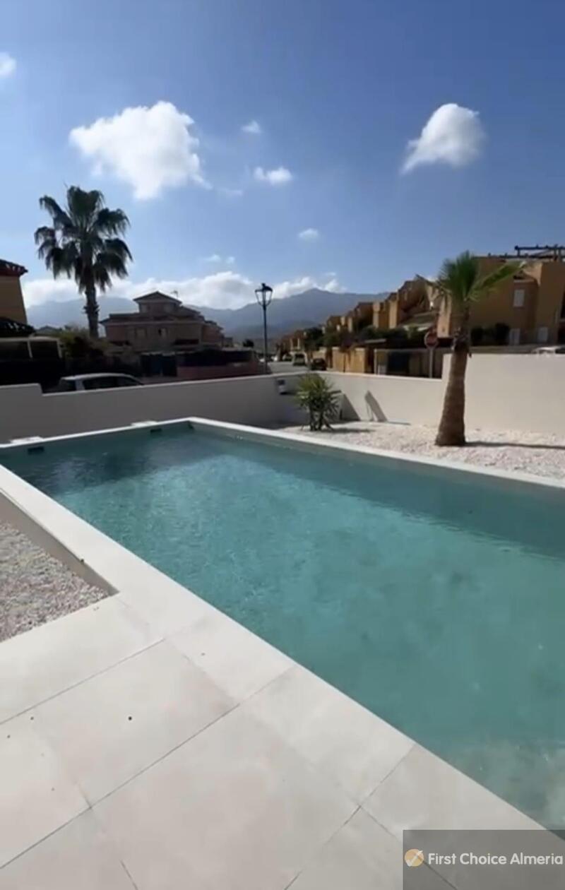 3 Schlafzimmer Landhaus zu verkaufen