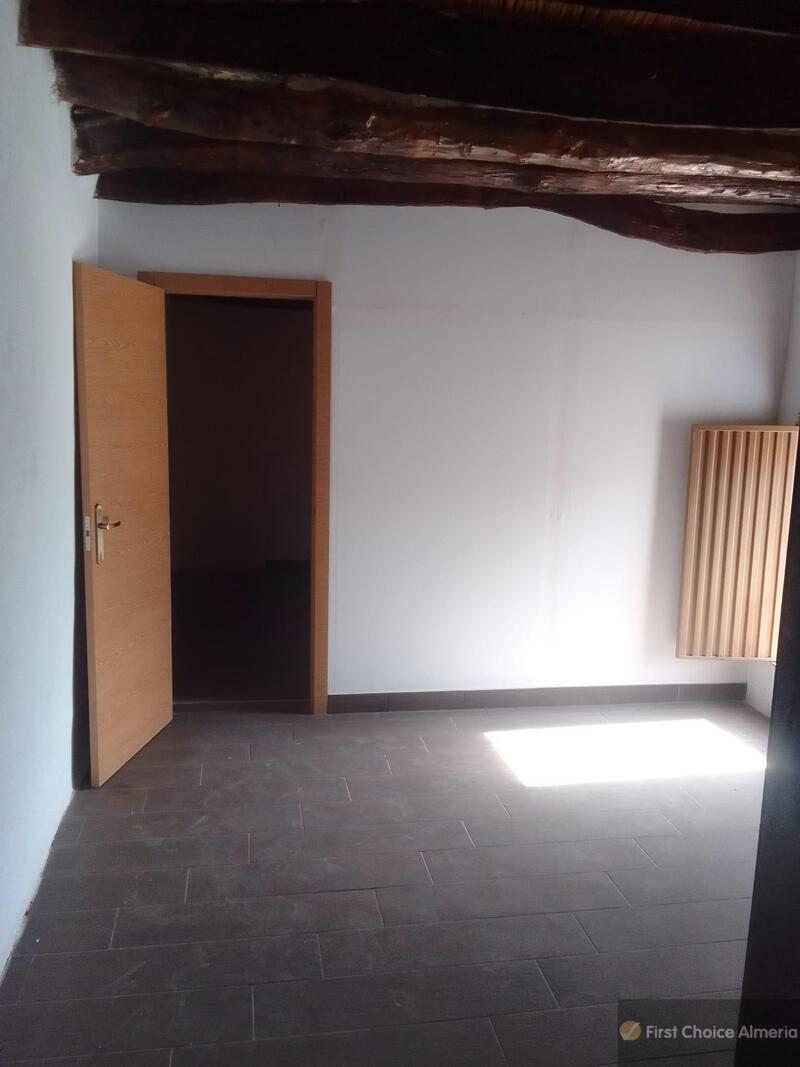 4 bedroom Townhouse for sale