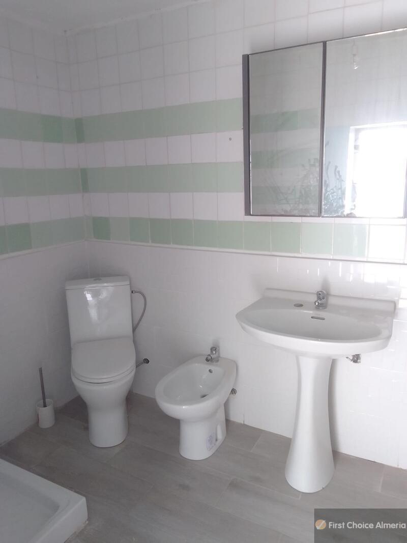 4 bedroom Townhouse for sale