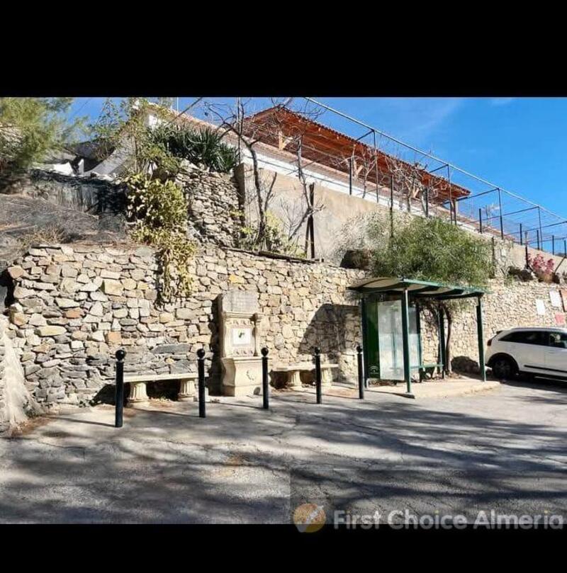 4 bedroom Townhouse for sale