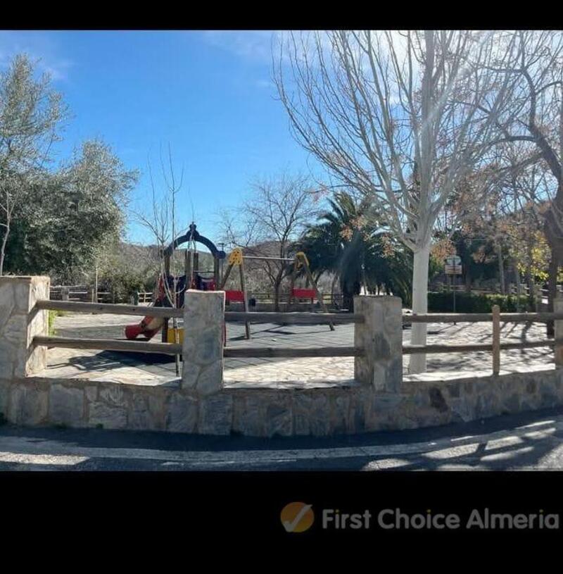 4 bedroom Townhouse for sale