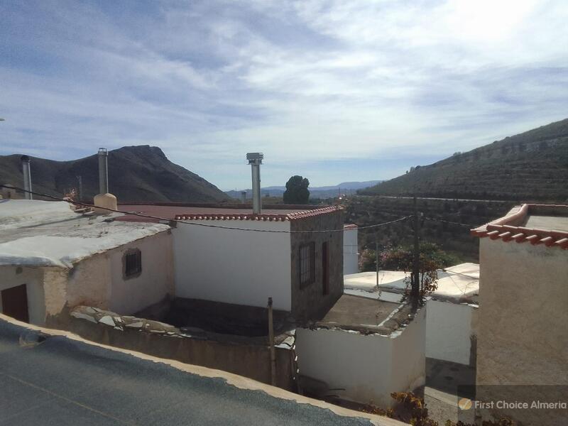 4 bedroom Townhouse for sale