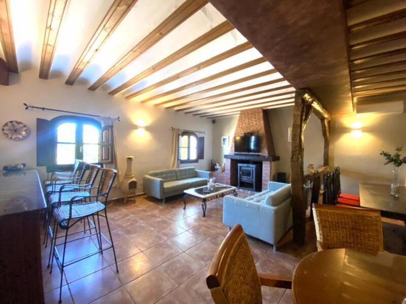8 bedroom Villa for sale