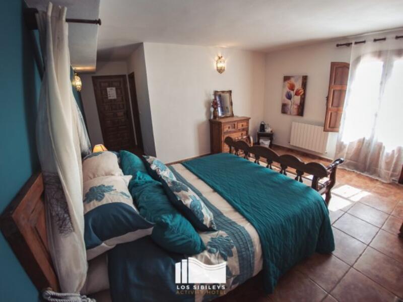 8 bedroom Villa for sale