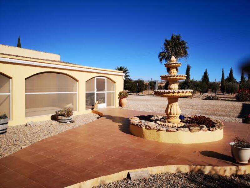 4 bedroom Villa for sale