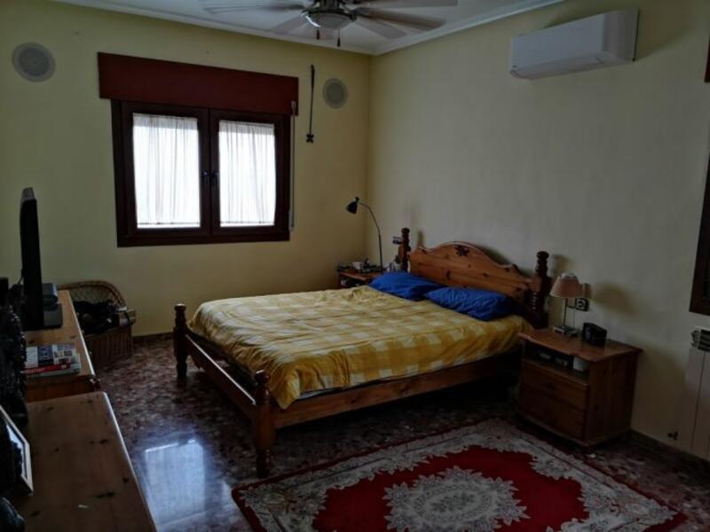 7 bedroom Villa for sale