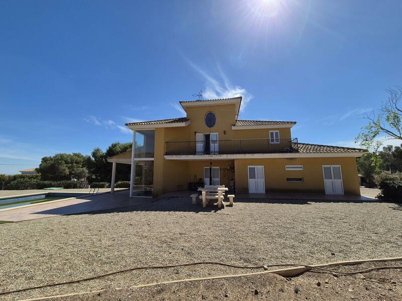 4 soveværelse Villa til salg 4 soveværelse Villa til salg