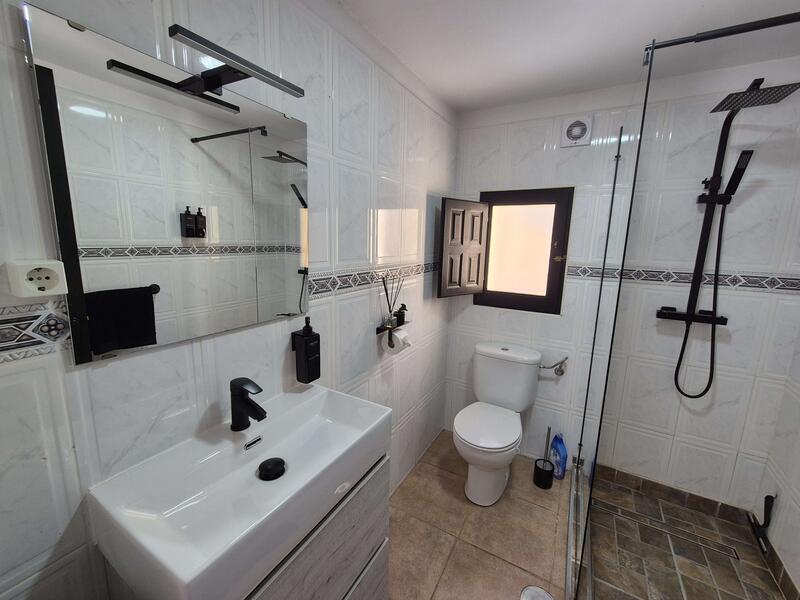 6 bedroom Villa for sale