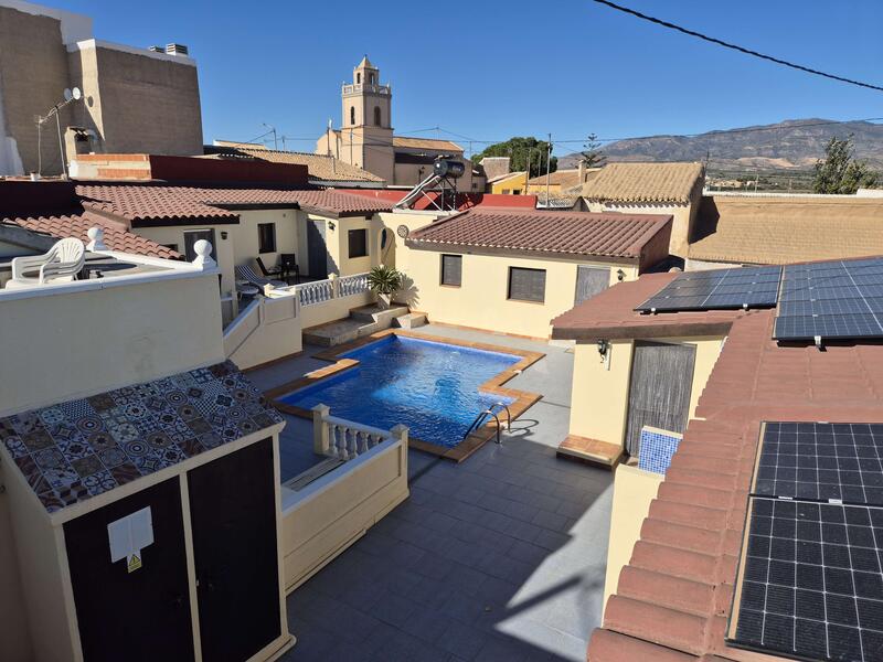 6 bedroom Villa for sale