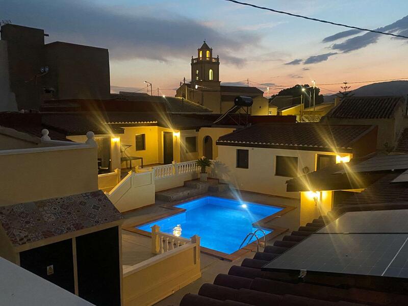 6 bedroom Villa for sale