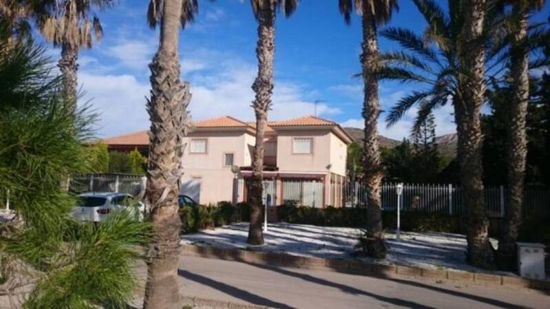 6 Cuarto Villa en venta