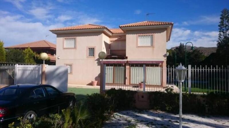 6 Cuarto Villa en venta