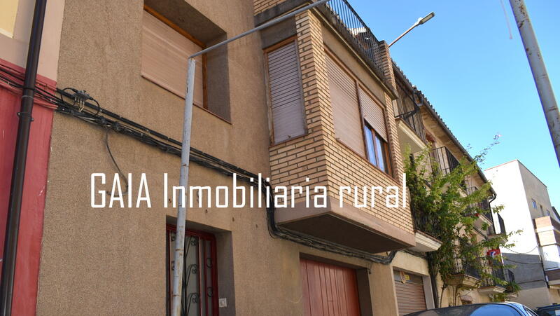 Townhouse for sale in Maella, Zaragoza