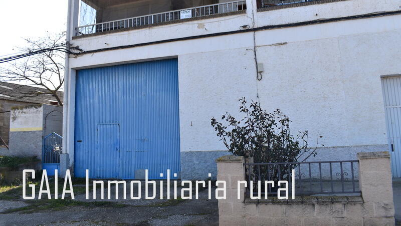 Townhouse for sale in Maella, Zaragoza