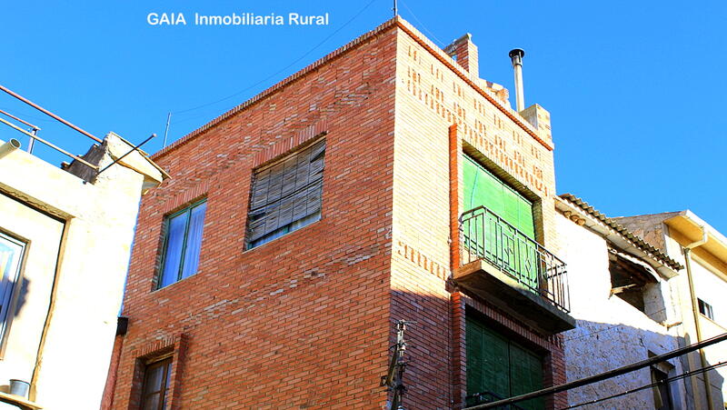 Townhouse for sale in Fabara, Zaragoza
