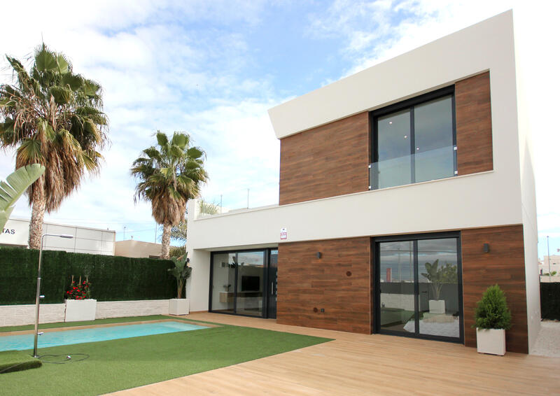 Villa en venta en Benijófar, Alicante